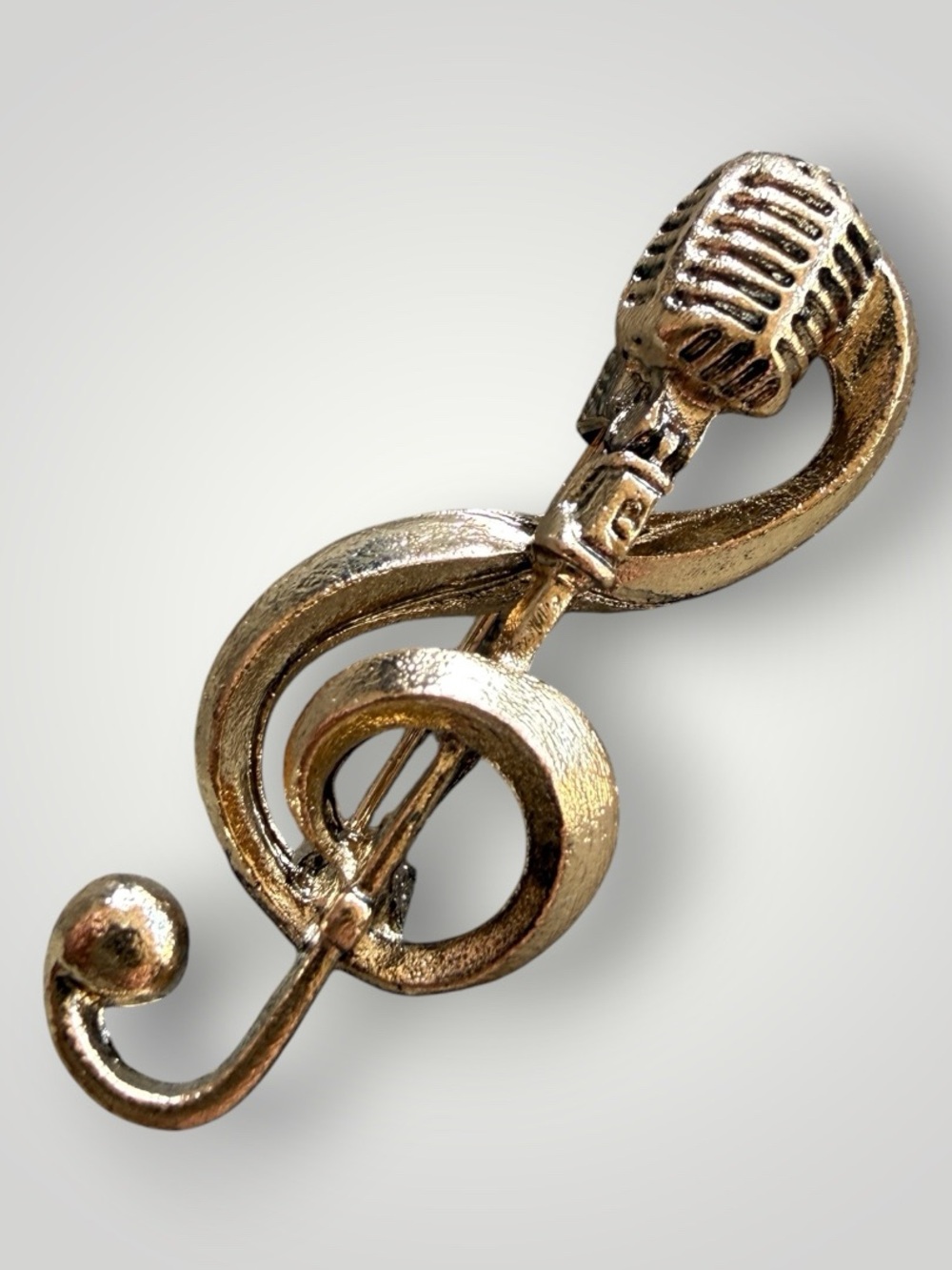Gold Treble Clef Microphone Brooch Pin - Music Accessory Vintage Inspired